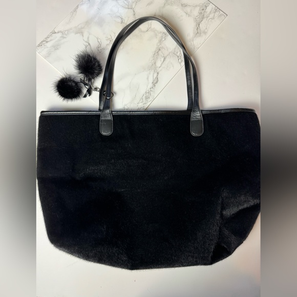 Source Unknown Handbags - Faux Fur Black Tote Bag Purse Handbag With pom-Pom bag charm .  NWOT